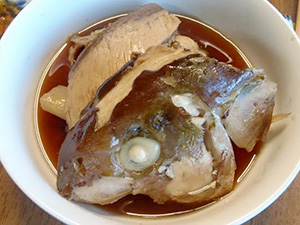 あら煮。頬肉(閉顎挙筋)の食感が抜群によろしい