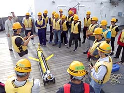 かごしま丸が連合大学院農学研究科と愛媛大学の学生を対象とした共同利用乗船実習を実施しました