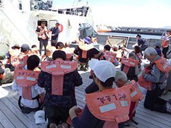 かごしま丸が放送大学と志學館大学の学生を対象とした共同利用乗船実習を実施しました