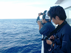 かごしま丸が環境省事業「日本沖合海域における漂流・海底ごみ調査」を実施しました