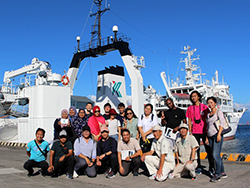 かごしま丸が熱帯水産学国際連携履修プログラム（ILP）構成研究科の学生を対象とした共同利用乗船実習を実施しました