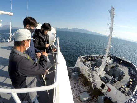 かごしま丸が早稲田大学及び本学法文学部の学生を対象とした共同利用乗船実習を実施しました