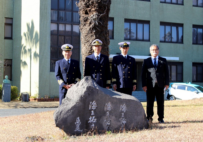 独立行政法人海技教育機構　練習船「海王丸」船長らが鹿大水産学部を訪問