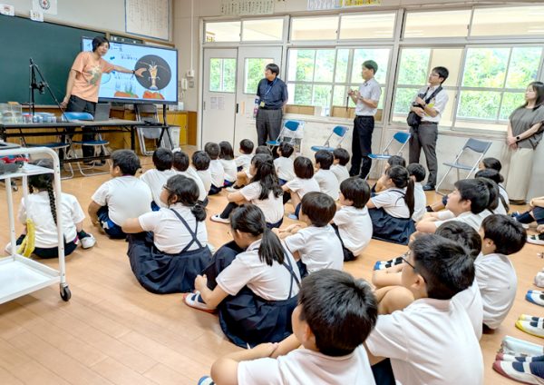 内之浦小学校でイセエビ講座を実施しました