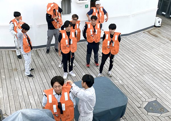 かごしま丸が鹿児島大学教育学部の学生を対象とした共同利用乗船実習を実施しました